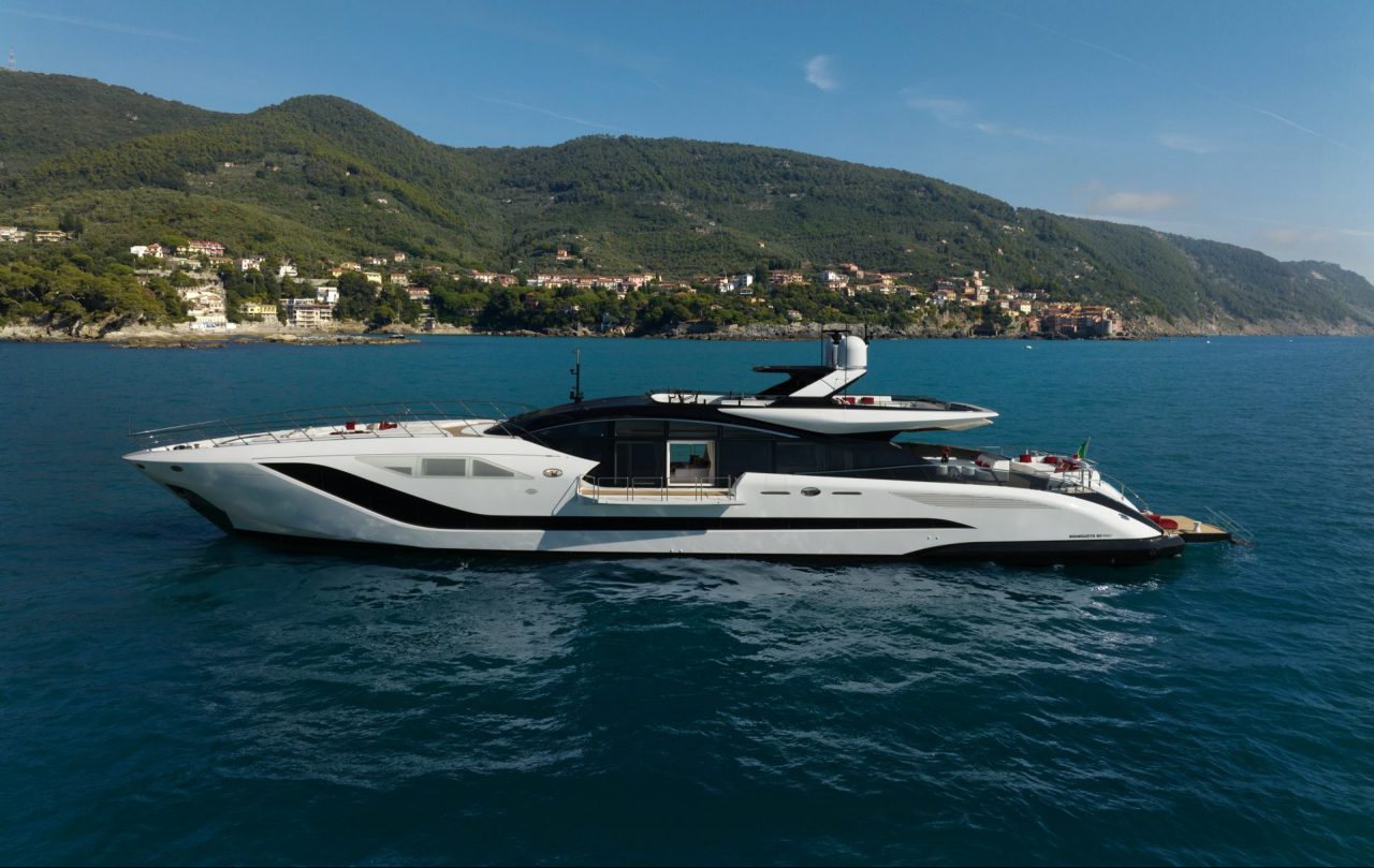 Yacht N Mangusta Overmarine Rev Charterworld Luxury Superyacht